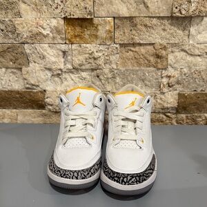 Air Jordan 3 US size kids sneakers